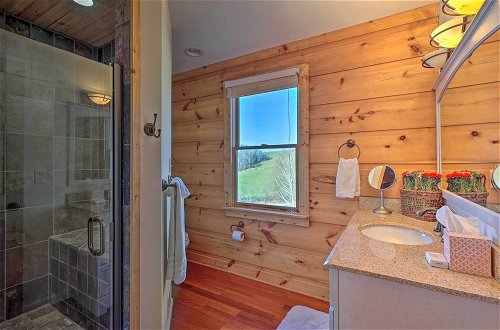 Foto 11 - Sparta Cabin w/ Panoramic View, Wood Interior
