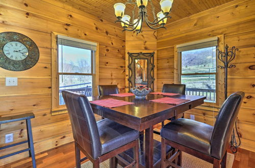 Foto 16 - Sparta Cabin w/ Panoramic View, Wood Interior