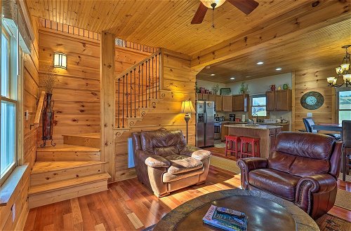 Foto 15 - Sparta Cabin w/ Panoramic View, Wood Interior