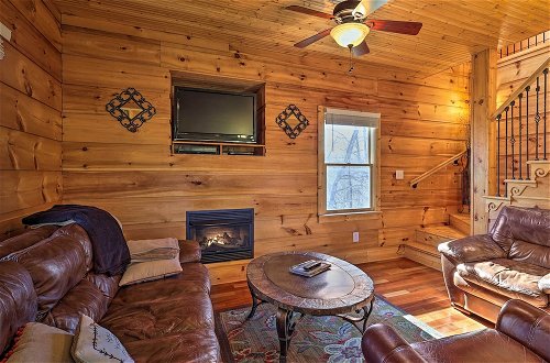 Foto 33 - Sparta Cabin w/ Panoramic View, Wood Interior