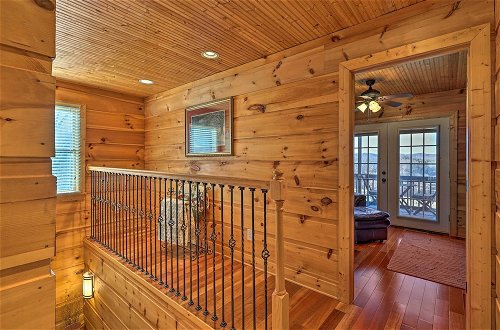 Foto 27 - Sparta Cabin w/ Panoramic View, Wood Interior