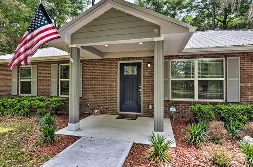 Photo 17 - Serene Live Oak Home w/ Fire Pit by River + Sosmp