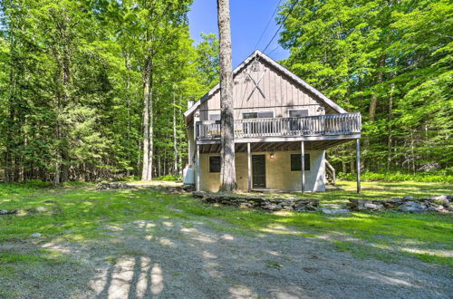 Foto 7 - Sleek Cabin w/ Deck, 8 Miles to Mount Snow & Hikes