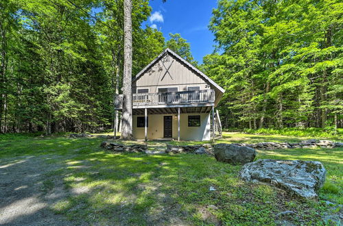 Foto 18 - Sleek Cabin w/ Deck, 8 Miles to Mount Snow & Hikes