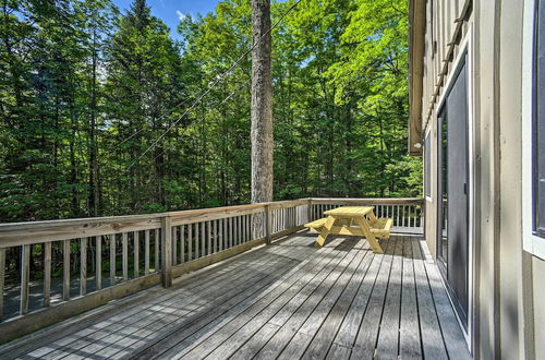 Foto 25 - Sleek Cabin w/ Deck, 8 Miles to Mount Snow & Hikes