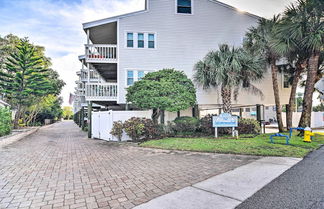 Photo 3 - Sunny Indian Shores Condo - Close to Beach