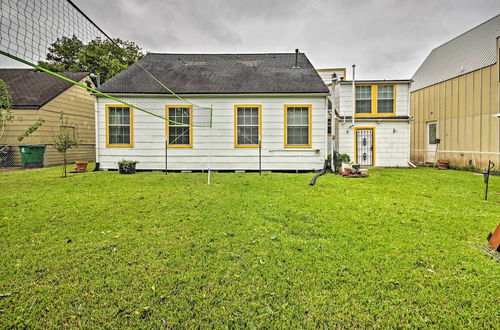 Photo 4 - Modern Houston Home < 4 Miles to Houston Zoo