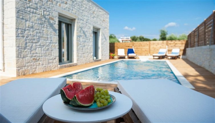 Foto 1 - Villa Vera - With Private Heated Pool Jacuzzi