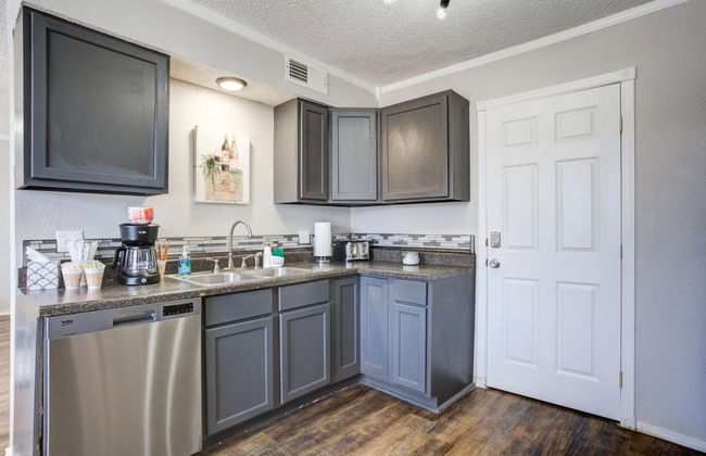 La Palma Guesthouse - Near Texas Tech - Photo 37