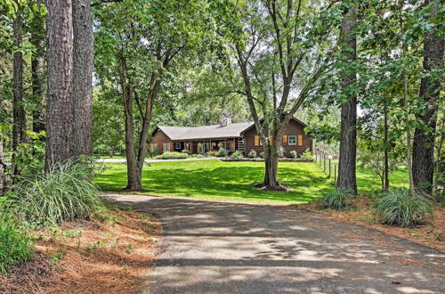 Photo 5 - Family Retreat w/ Deck Near Appalachian Trail