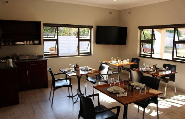 A Pristine B B Located in Belvedere Harare - 2006 - Foto 3