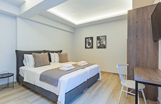 Villa Onyx - With Private Heated Pool - Photo 27
