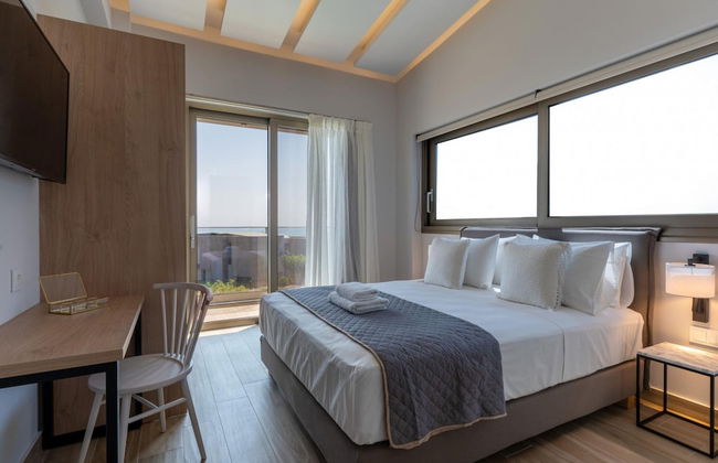 Villa Onyx - With Private Heated Pool - Photo 17