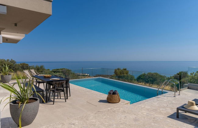 Villa Onyx - With Private Heated Pool - Photo 2