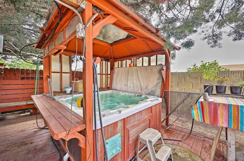 Photo 19 - Eclectic Ontario Rental w/ Hot Tub + Putting Green