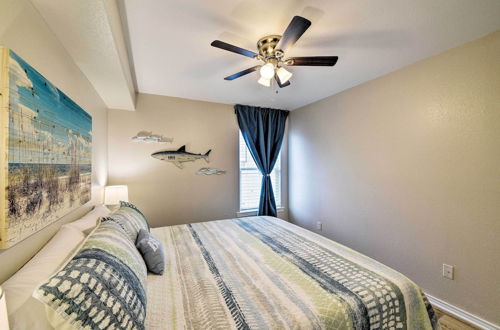 Photo 15 - Corpus Christi Condo w/ Pool Access, Walk to Beach