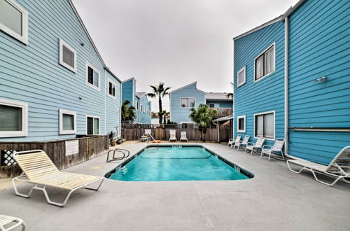 Photo 20 - Corpus Christi Condo w/ Pool Access, Walk to Beach