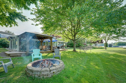 Photo 7 - Vintage Susin Lake Cottage w/ Deck & Hot Tub