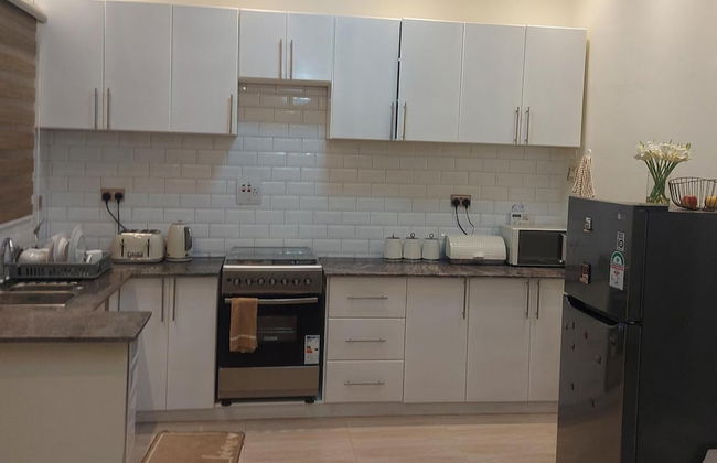 2-bed Apartment Sleeps 4 - Balcony - Pets Welcome - Foto 8