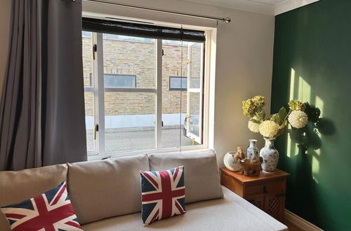 Photo 16 - Inviting 2-bed Apartment in London