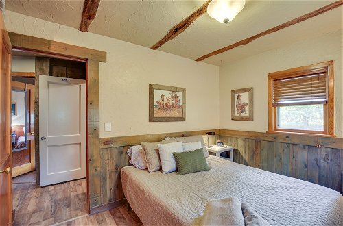 Foto 18 - Cozy Sturgis Cabin Rental in Black Hills Forest