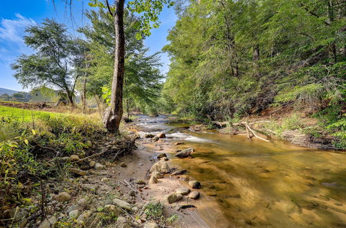 Foto 2 - Peaceful Purlear Vacation Rental w/ Creek Access