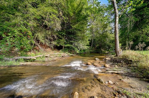 Foto 24 - Peaceful Purlear Vacation Rental w/ Creek Access