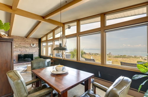 Foto 7 - Point Roberts Cottage w/ Ocean Views + Hot Tub