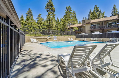 Foto 16 - Tahoe City Vacation Rental w/ Pool Access + Views