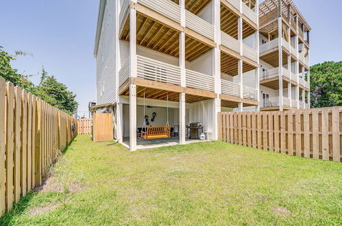 Photo 13 - Carolina Beach Vacation Rental w/ Rooftop Terrace