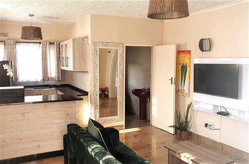 Photo 3 - Gorgeous 1-bed Apartment in Harare