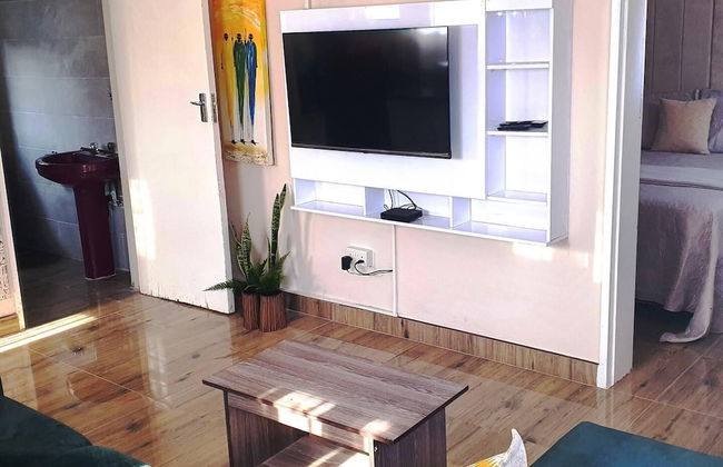 Gorgeous 1-bed Apartment in Harare - Photo 5