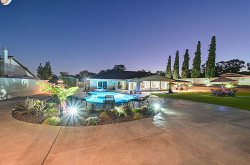 Foto 2 - Luxury Bonita Family Home w/ Private Pool & Spa