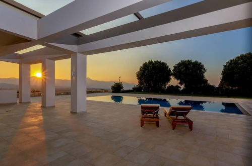 Photo 34 - Luxurious 6- Bed Private Villa in Heraklion Crete