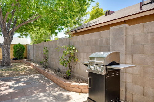 Photo 2 - Modern Phoenix Home w/ Gas Fire Pit - Dogs Welcome