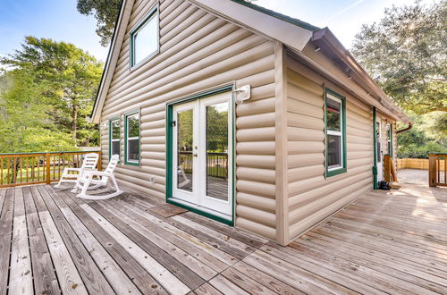 Photo 7 - Multi-level Bonneau Cabin: Screened-in Game Room