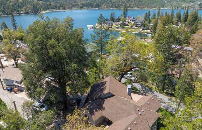 Bass Lake Beauty! 4 BDR Sleeps 16, Lakefront Views - Foto 59