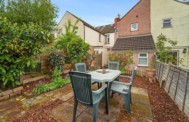 4 Bed Homely Retreat - Wolverhampton - Foto 9