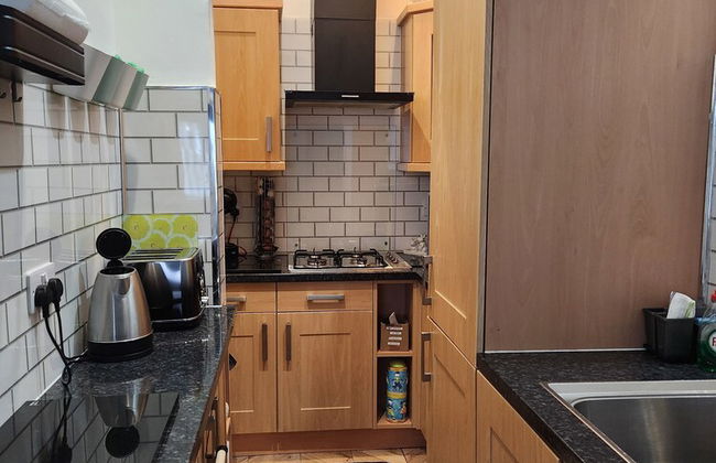Captivating 2-bed Ground Floor Apartment in Largs - Foto 9