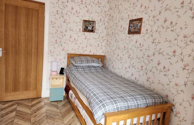 Captivating 2-bed Ground Floor Apartment in Largs - Foto 6