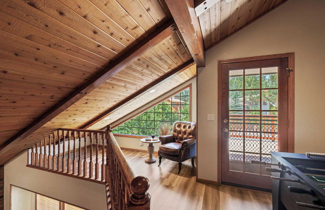 Alpenglow Chateau by Avantstay Ideal Big Bear Location w/ Pool Table & Hot Tub! - Foto 7