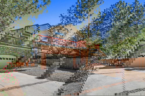 Photo 6 - Alpenglow Chateau by Avantstay Ideal Big Bear Location w/ Pool Table & Hot Tub!