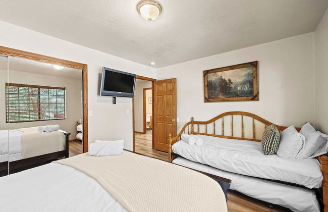Alpenglow Chateau by Avantstay Ideal Big Bear Location w/ Pool Table & Hot Tub! - Foto 30