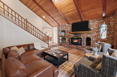 Photo 32 - Alpenglow Chateau by Avantstay Ideal Big Bear Location w/ Pool Table & Hot Tub