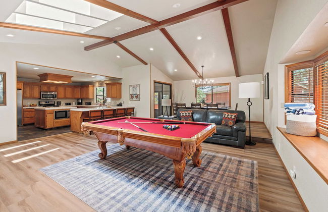 Alpenglow Chateau by Avantstay Ideal Big Bear Location w/ Pool Table & Hot Tub! - Foto 9