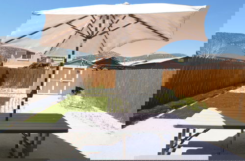 Foto 1 - The Rock House