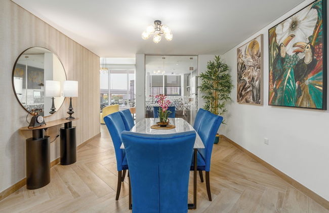 Whitesage - Super Spacious Apt with Dubai Garden Glow Views - Photo 25