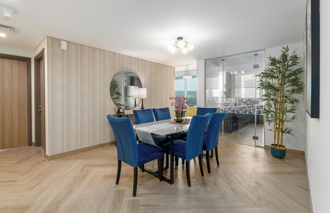 Whitesage - Super Spacious Apt with Dubai Garden Glow Views - Photo 24