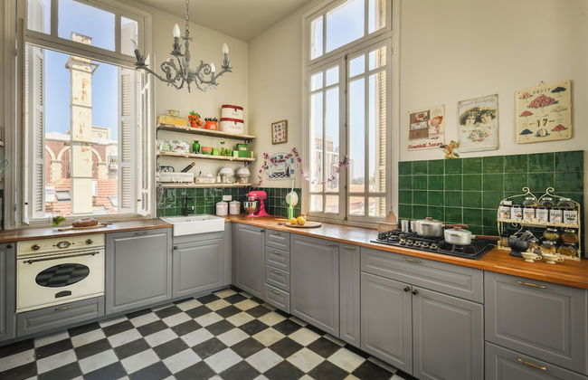 Elegant 1BR Apt w Balcony in the City - Foto 20
