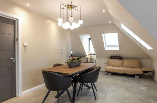 Photo 12 - Beautiful 2-bed Apartment in London